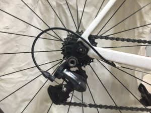 Derailleur cable loop